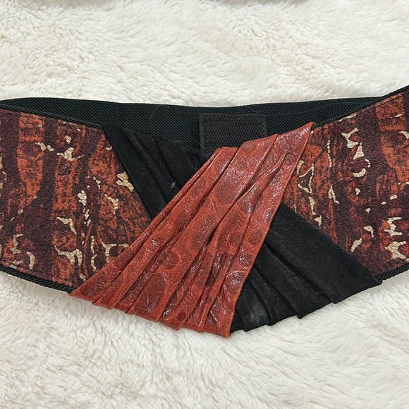 Black belt with coral suede and leather front detail, adjustable elastic back. - Picture 1 of 8